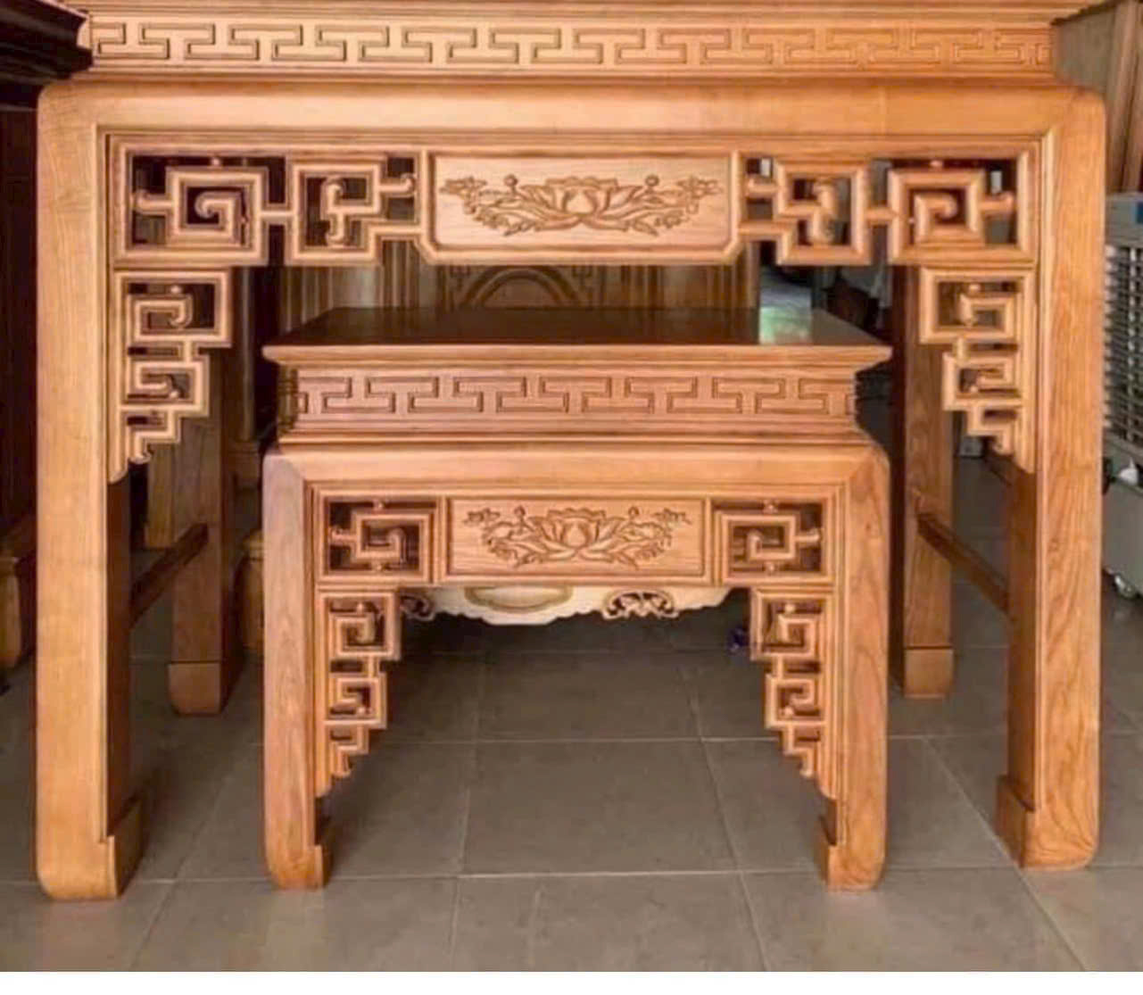 Bàn thờ gia tiên gỗ hương, mẫu 02