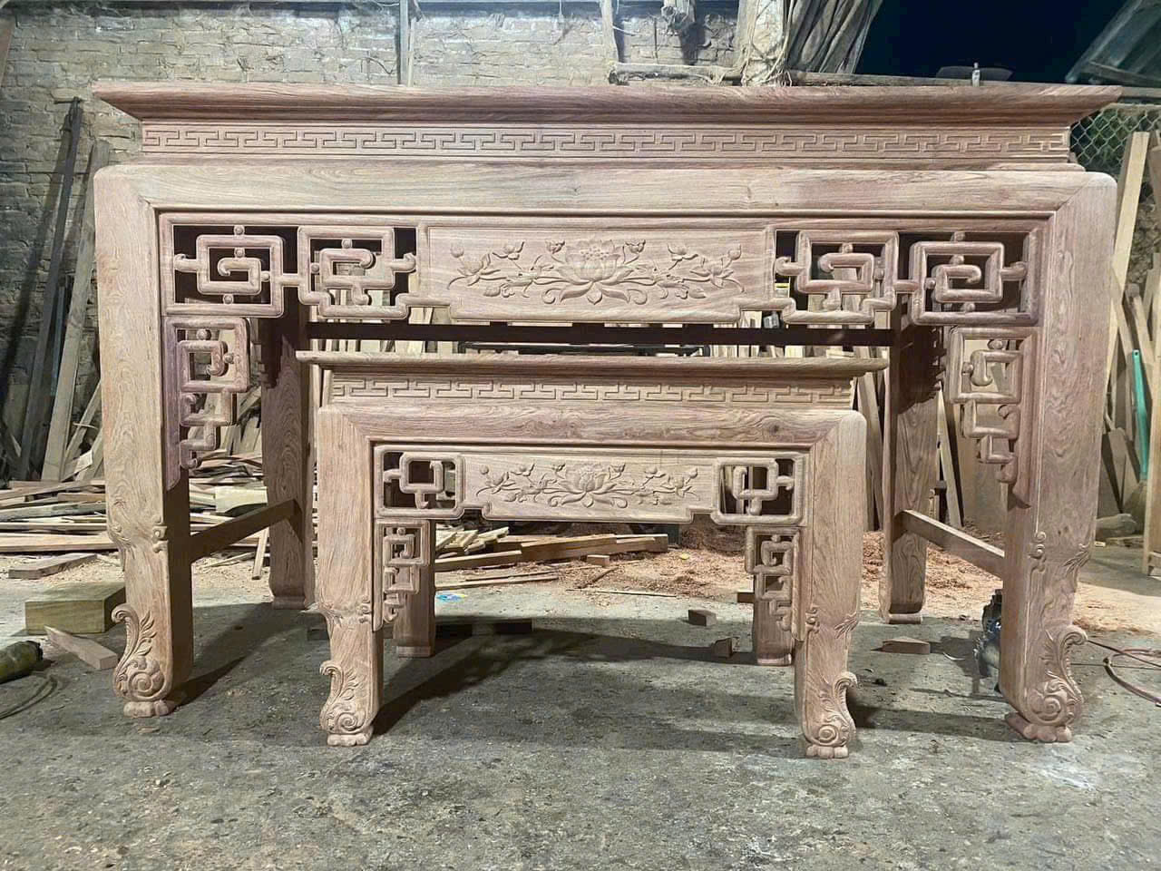 Bàn thờ Gia tiên gỗ hương, mẫu 04