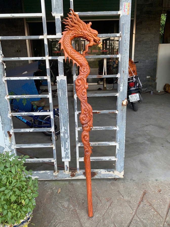Gậy chạm đầu rồng 1,6m Tế Thần