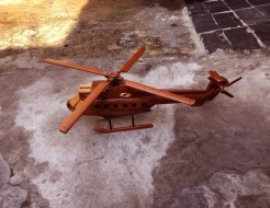 Máy bay trực thăng gỗ
