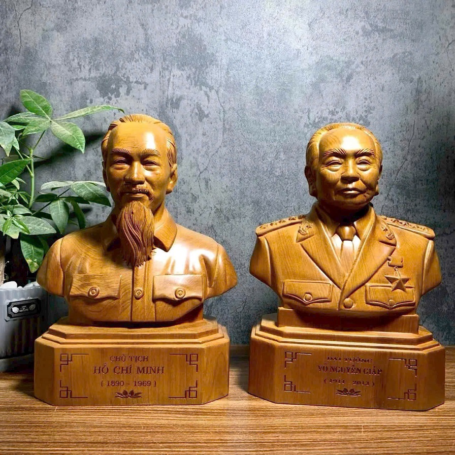 Tượng bán thân Bác Hồ, Bác Gíap