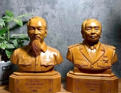 Tượng bán thân Bác Hồ, Bác Gíap